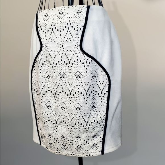 Sugarlips Black and White Lace Panel Skirt - Picture 2 of 8